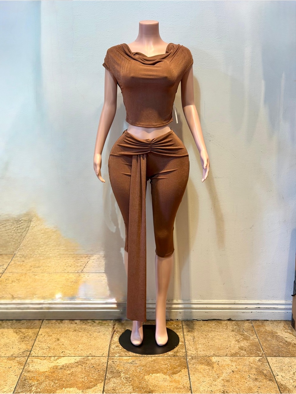 Crop Top & Tie-Waist Capri Set - Brown